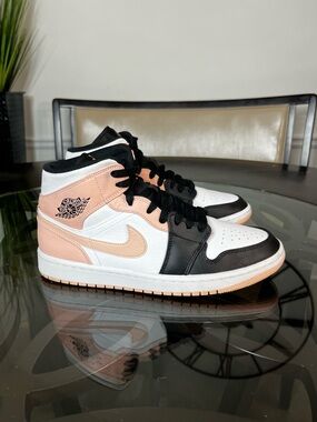 Nike Air Jordan 1 Mid
Crimson Tint  Mens Size 8.5